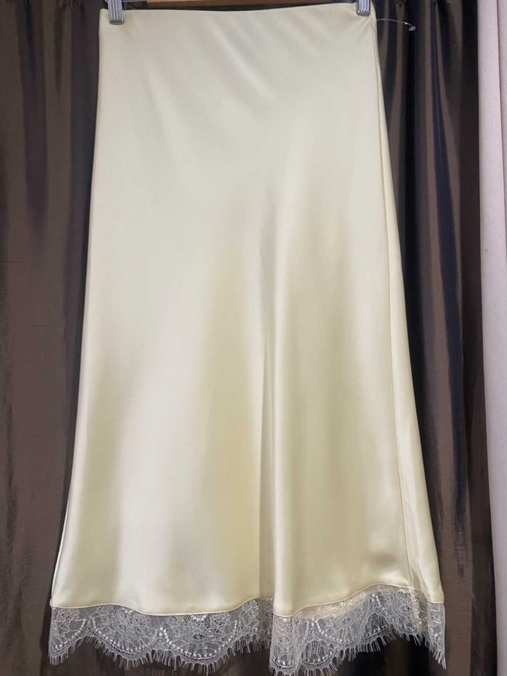 Butter yellow beautiful skirt/ Size Small